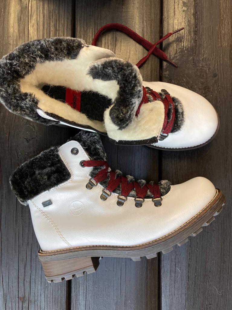 Jak si správně vybrat hřejivé boty na zimu na eshopu?